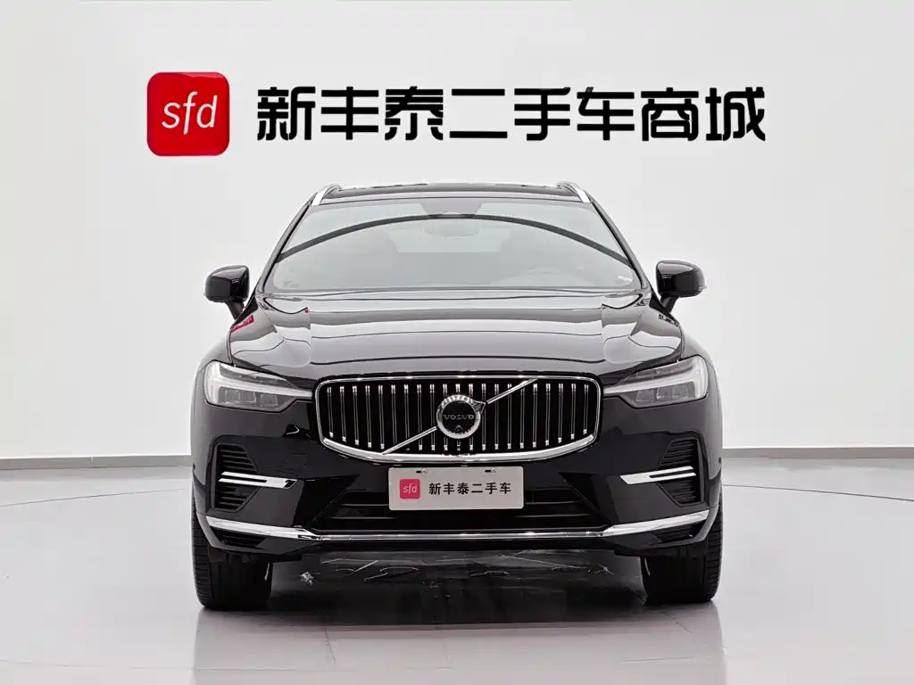 Volvo XC60 Plug-In Hybrid 2023 — фото 2