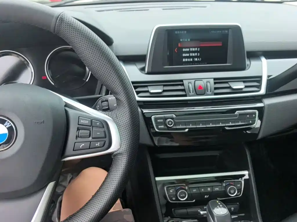 BMW 2 Series Station Wagon 2018 — фото 10