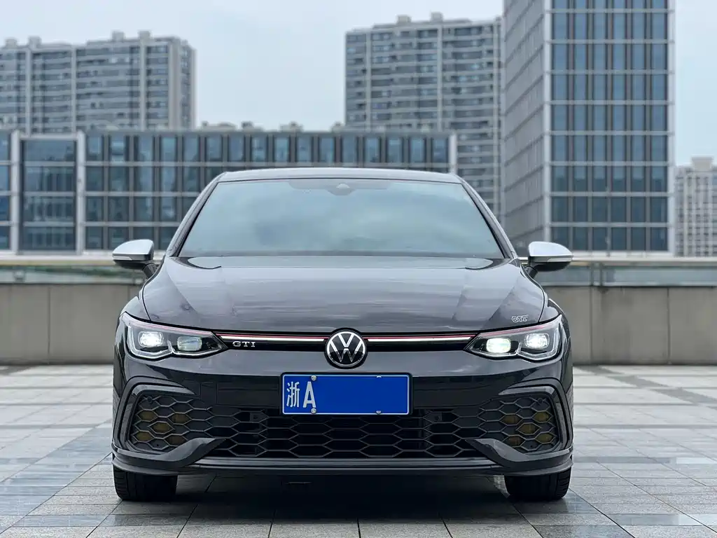 Volkswagen Golf GTI 2022 — фото 2