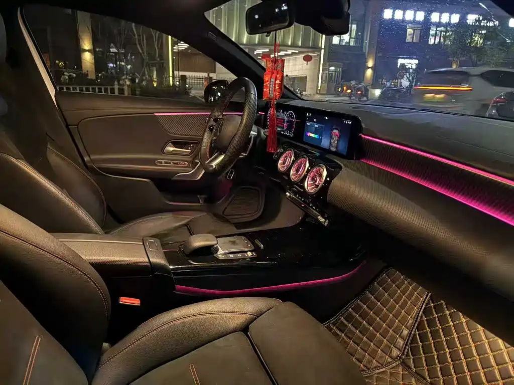 Mercedes-Benz A-Class 2023 — фото 8