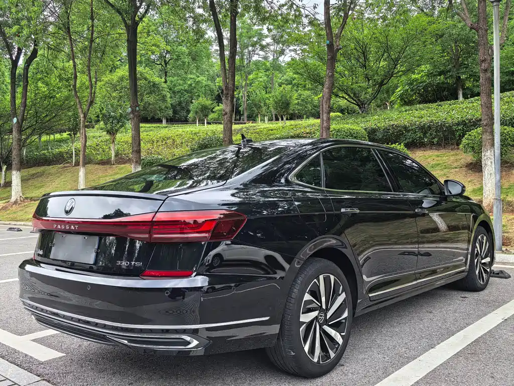 Volkswagen Passat 2022