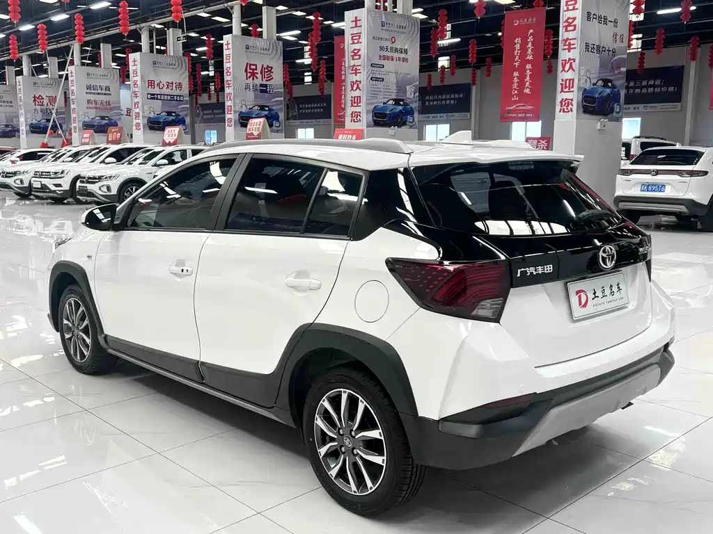 Toyota Yaris L 2022