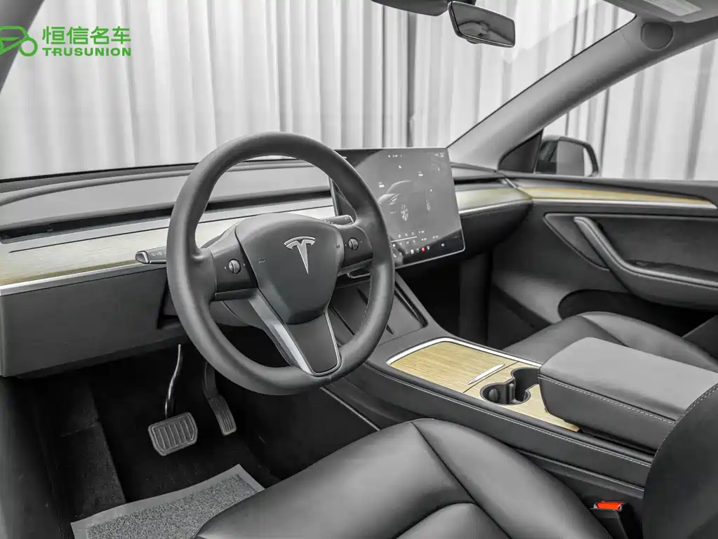 Tesla Model Y 2023 — фото 15