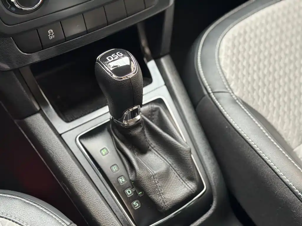 Skoda Yeti 2017 — фото 16