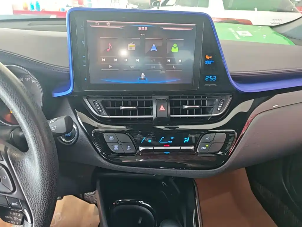 Toyota C-HR 2020 — фото 13