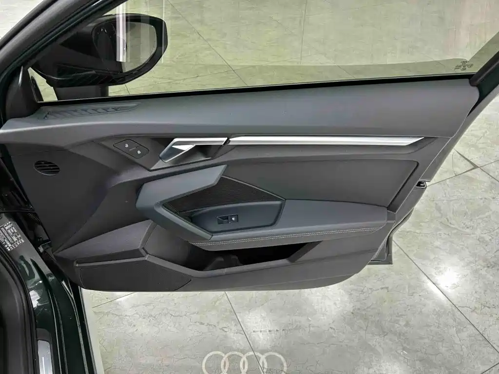 Audi A3 2023 — фото 12