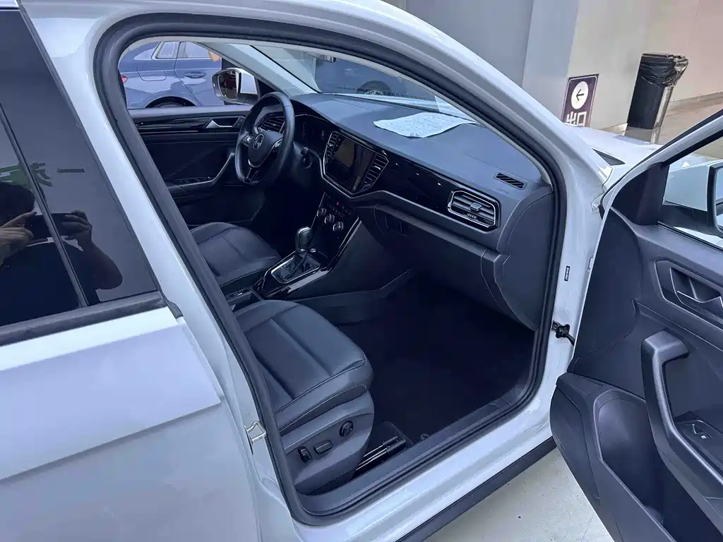 Volkswagen T-Roc 2022 — фото 10