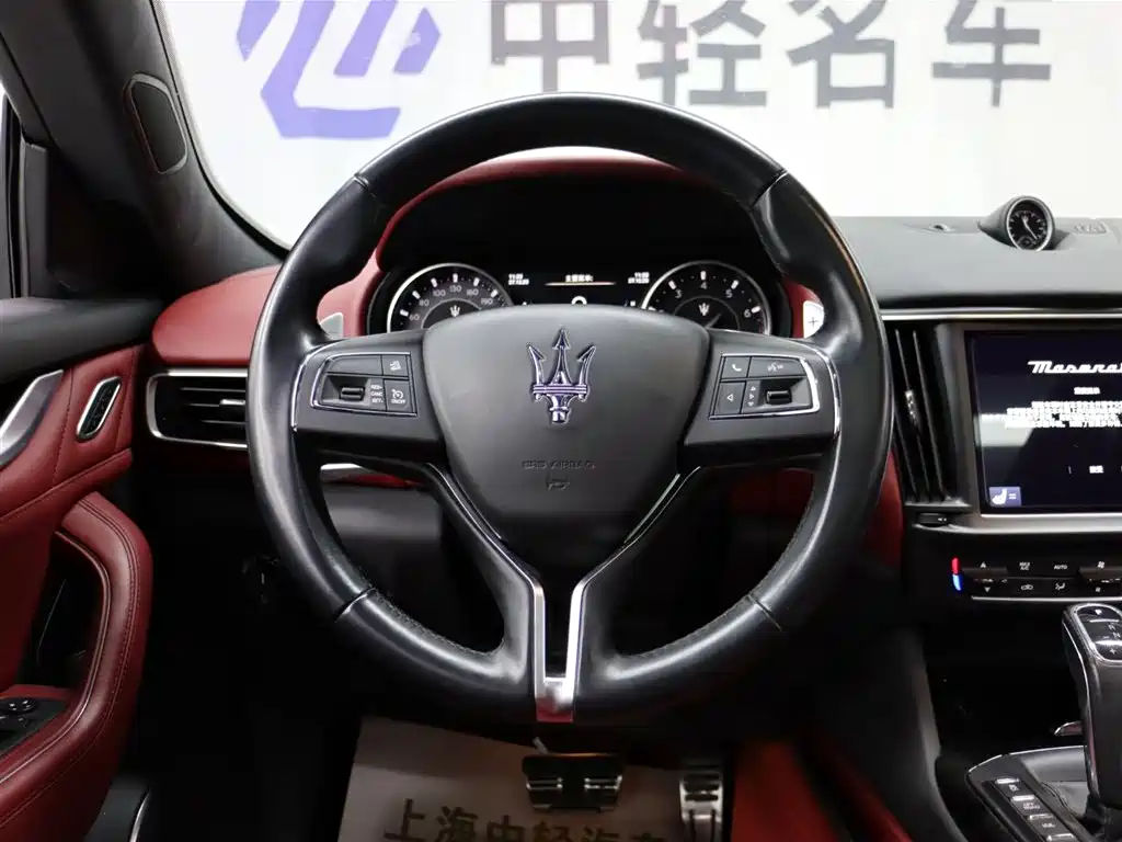Maserati Levante 2023 — фото 12