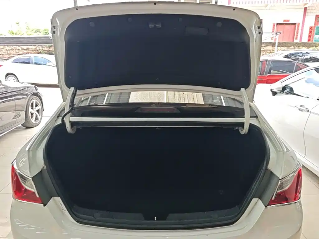 Hyundai Sonata 2016 — фото 19