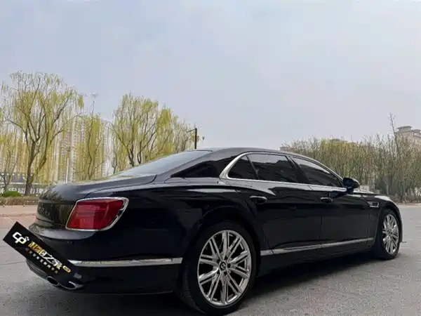 Bentley Flying Spur 2023