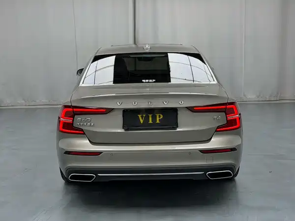Volvo S60 2021