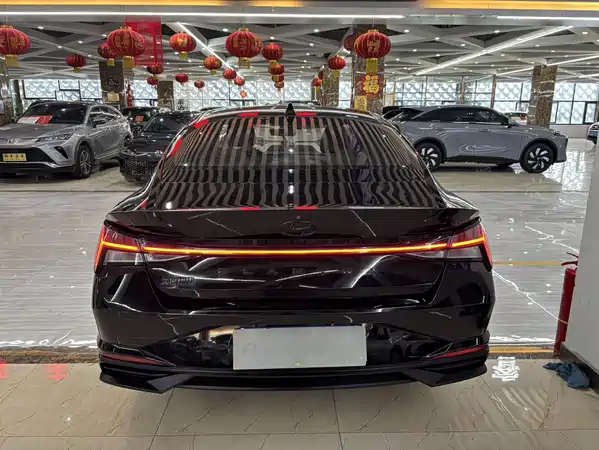 Hyundai Elantra 2022