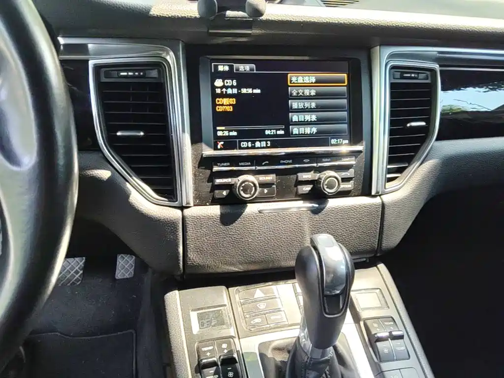 Porsche Macan 2015 — фото 13