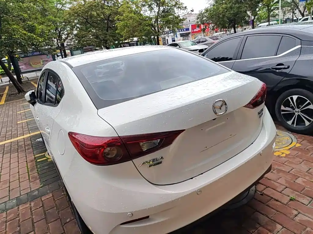 Mazda 3 Axela 2016 — фото 5