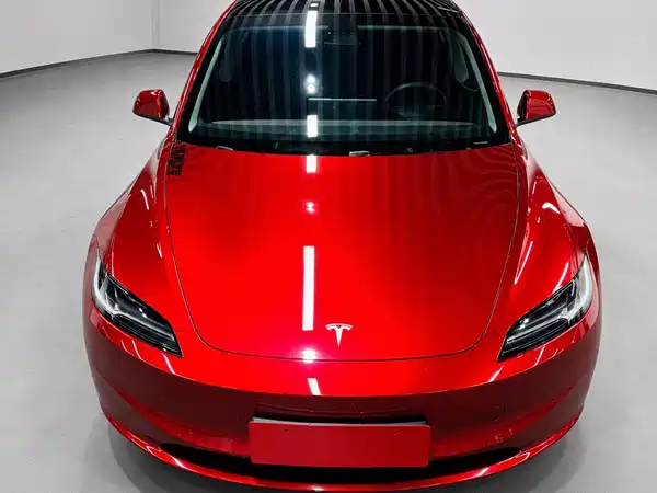 Tesla Model 3 2024