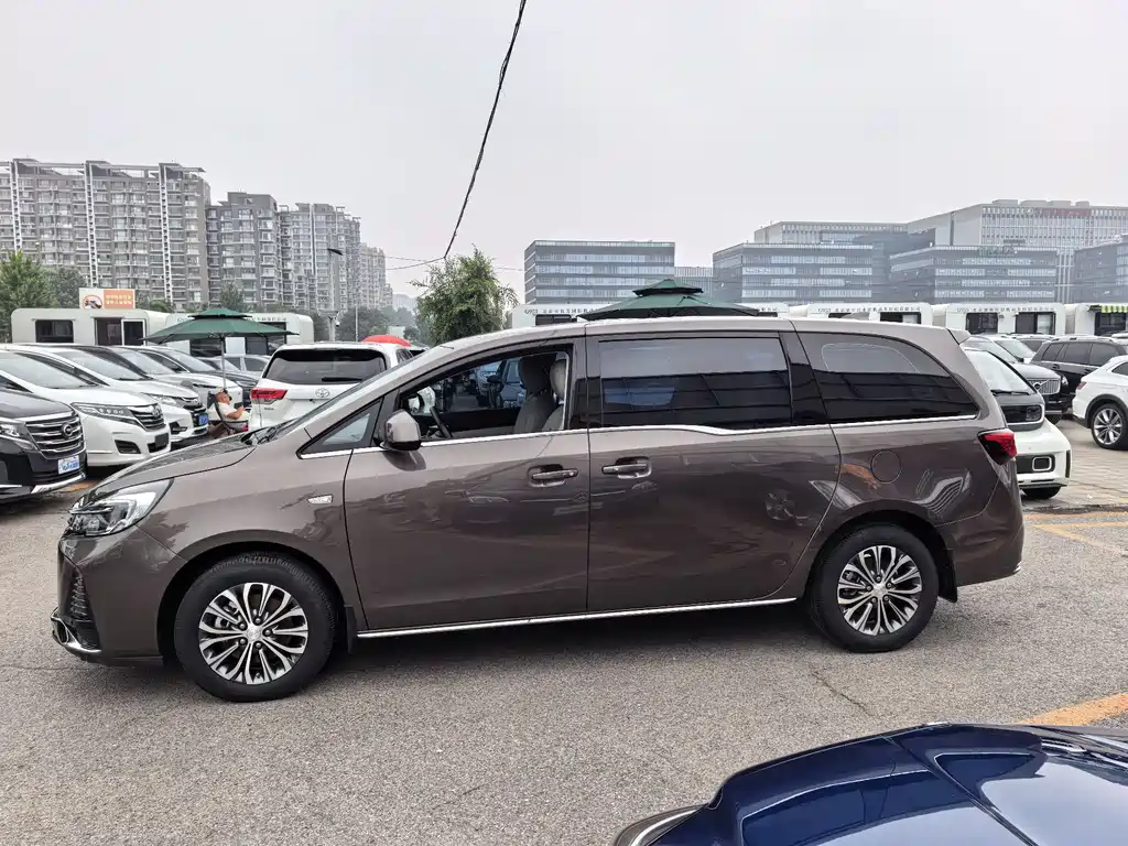 Buick GL8 2025