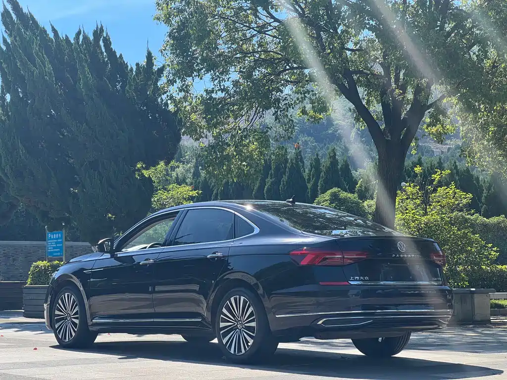Volkswagen Passat 2021 — фото 15
