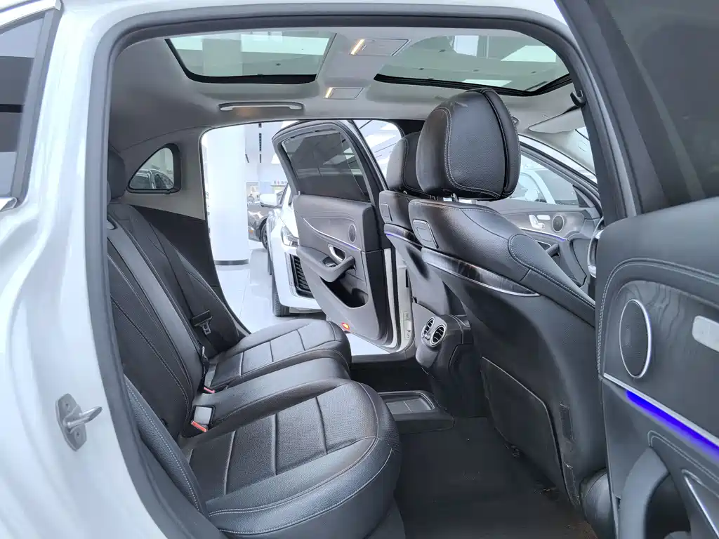 Mercedes-Benz E-Class 2018 — фото 12