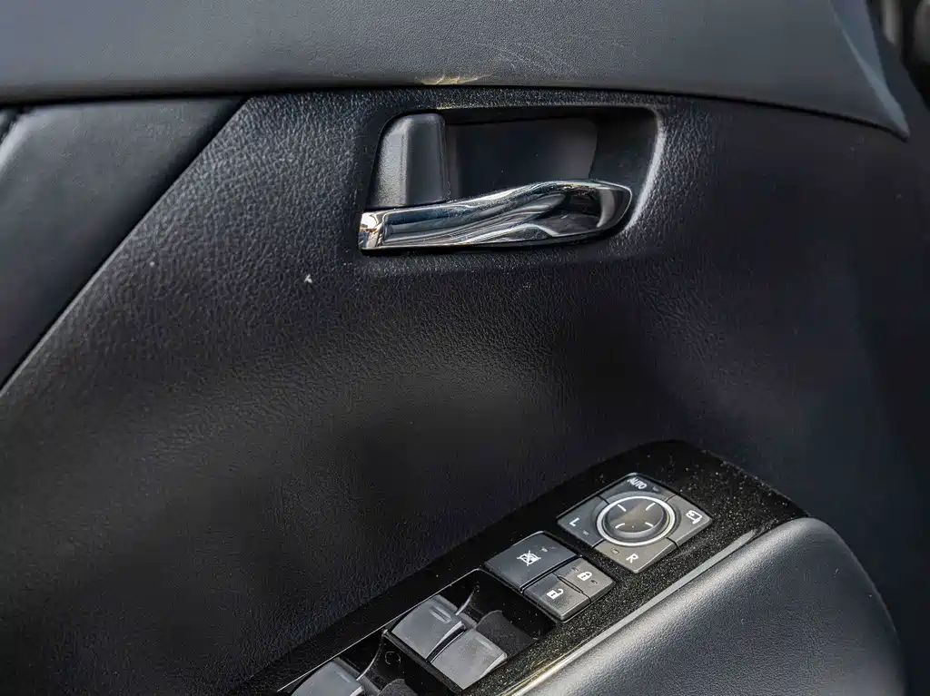 Lexus LM 2023 — фото 18