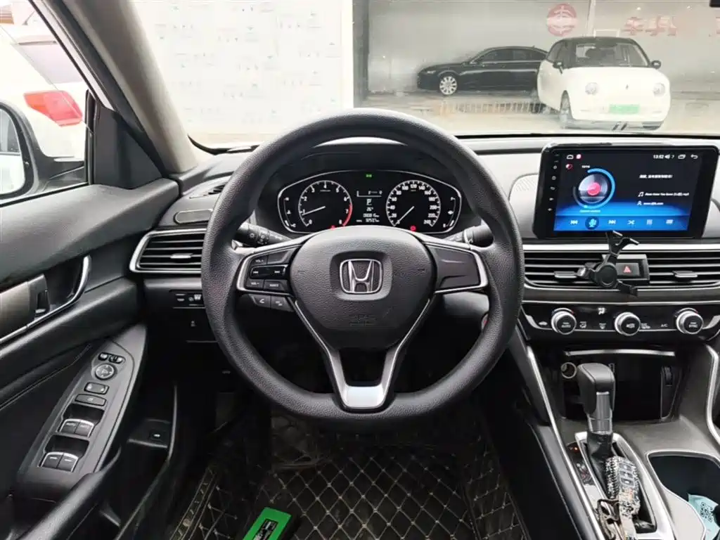 Honda Accord 2020 — фото 11