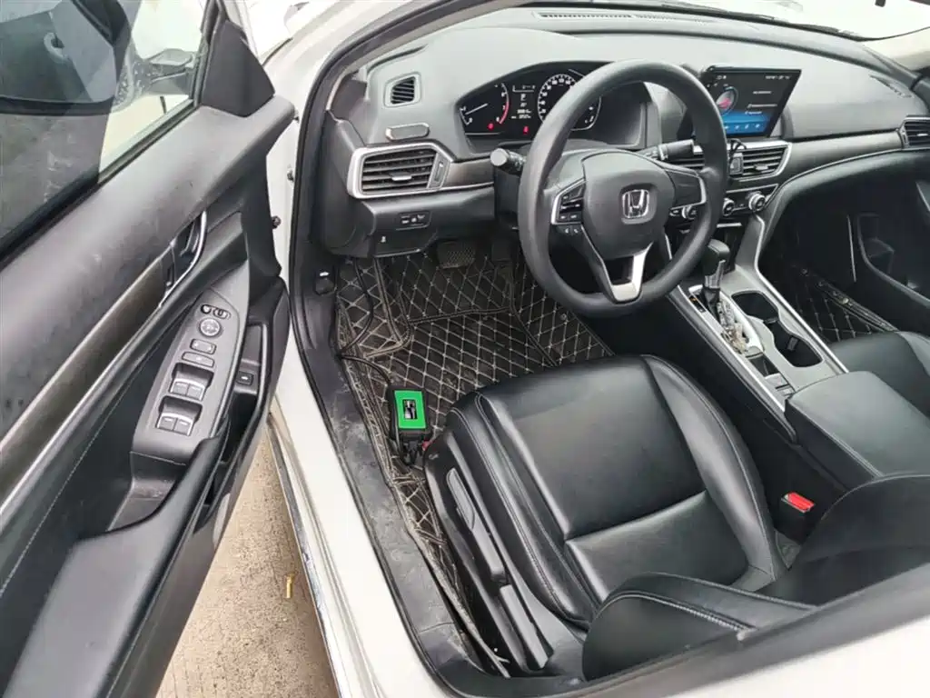 Honda Accord 2020 — фото 16