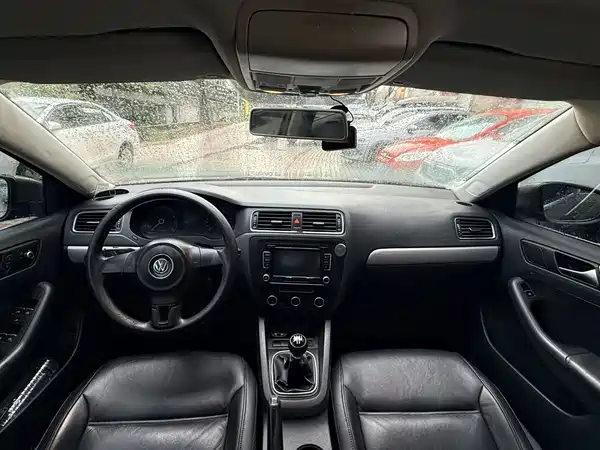 Volkswagen Sagitar 2013
