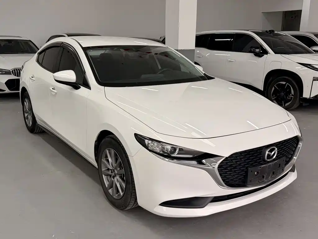 Mazda 3 Axela 2022
