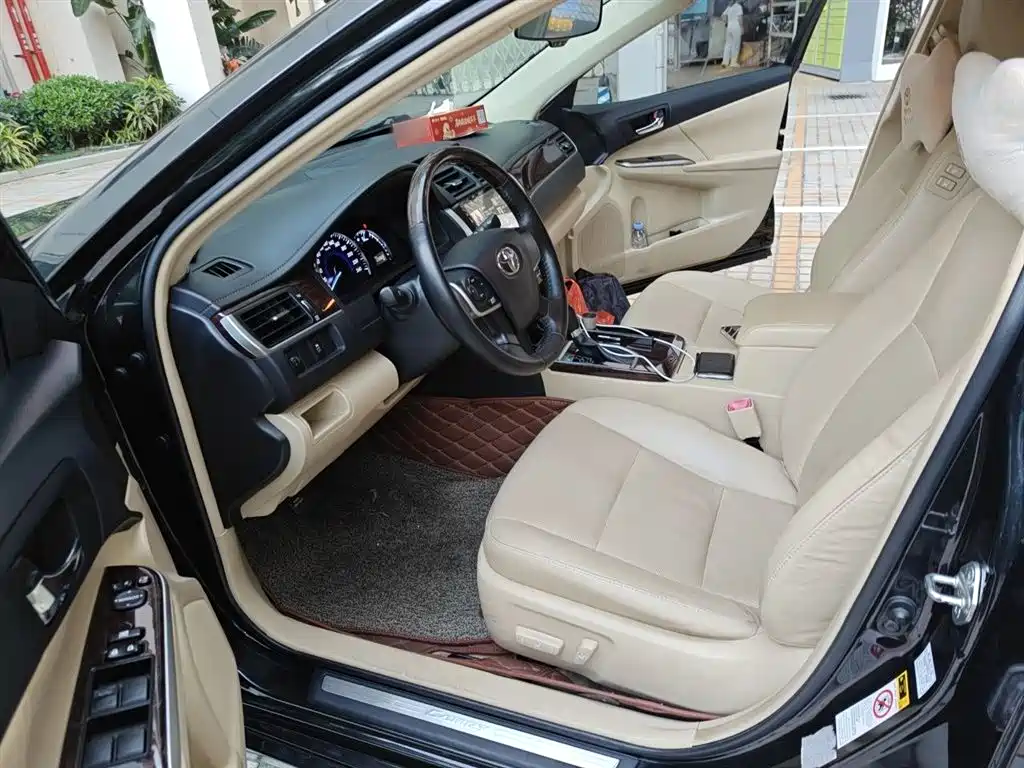 Toyota Camry 2017 — фото 14