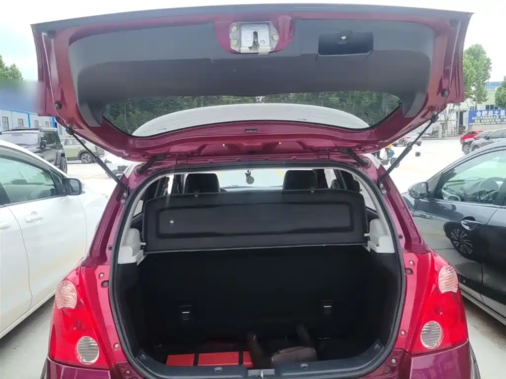 Suzuki Swift 2015 — фото 19