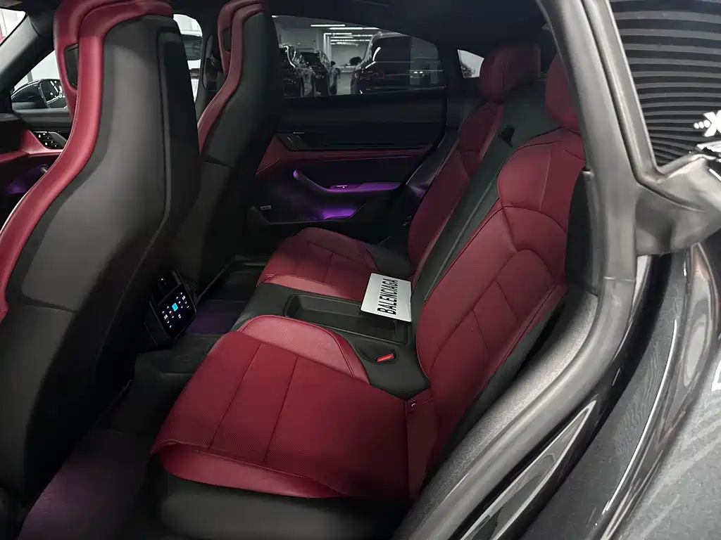 Porsche Taycan 2021 — фото 11