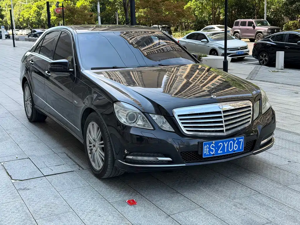 Mercedes-Benz E-Class 2010