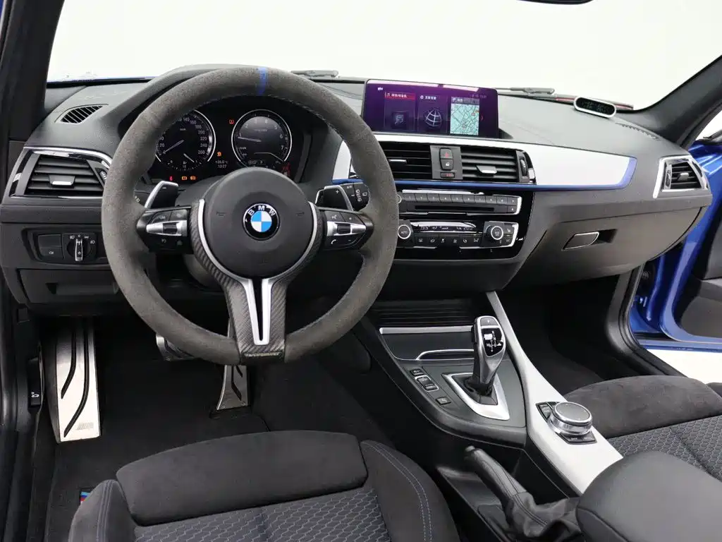 BMW 1 Series 2017 — фото 9