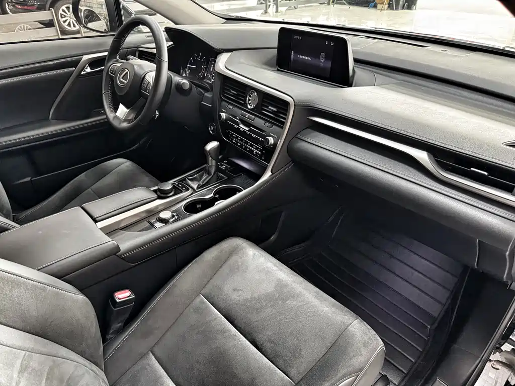 Lexus RX 2017 — фото 13