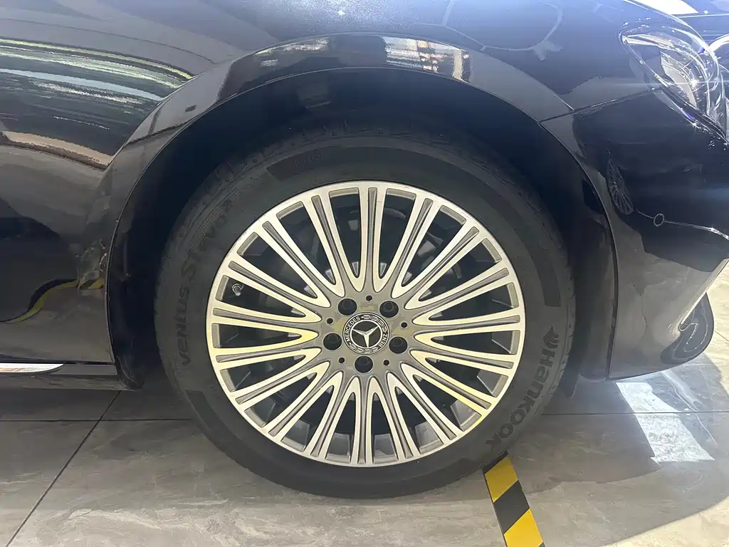 Mercedes-Benz E-Class 2020 — фото 18