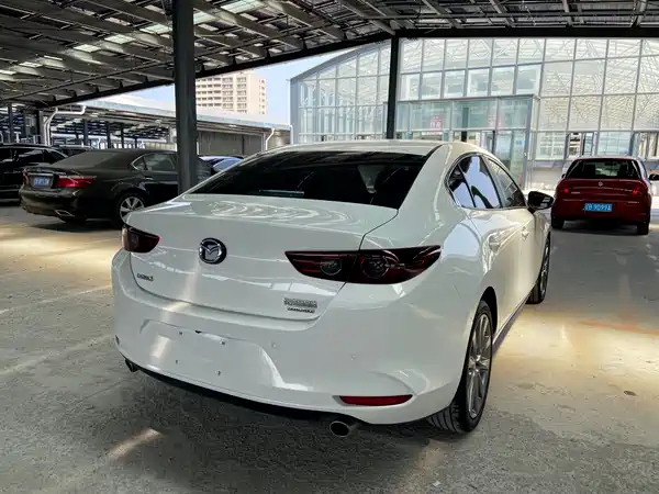 Mazda 3 Axela 2023