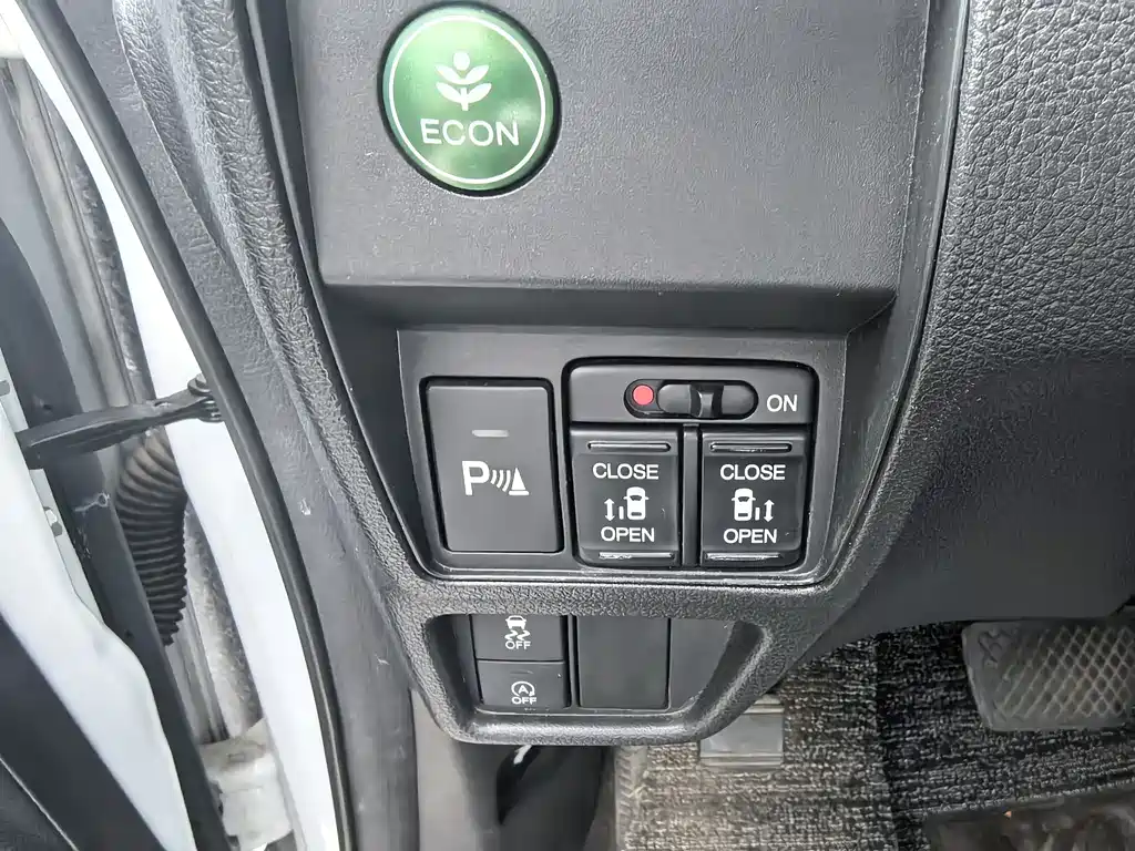Honda Odyssey 2018 — фото 10