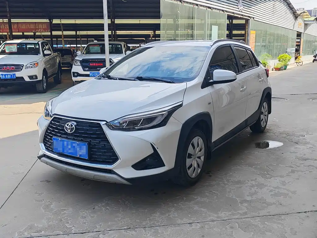 Toyota Yaris L 2023