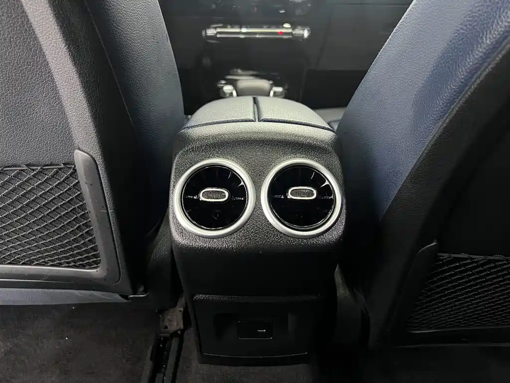 Mercedes-Benz A-Class 2022 — фото 13