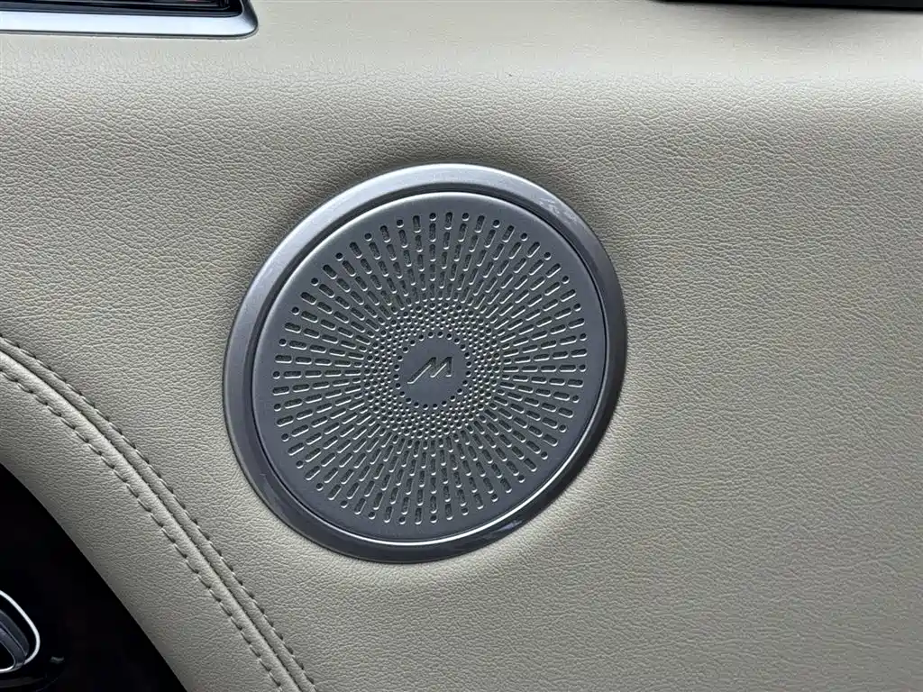 Land Rover Range Rover 2022 — фото 12