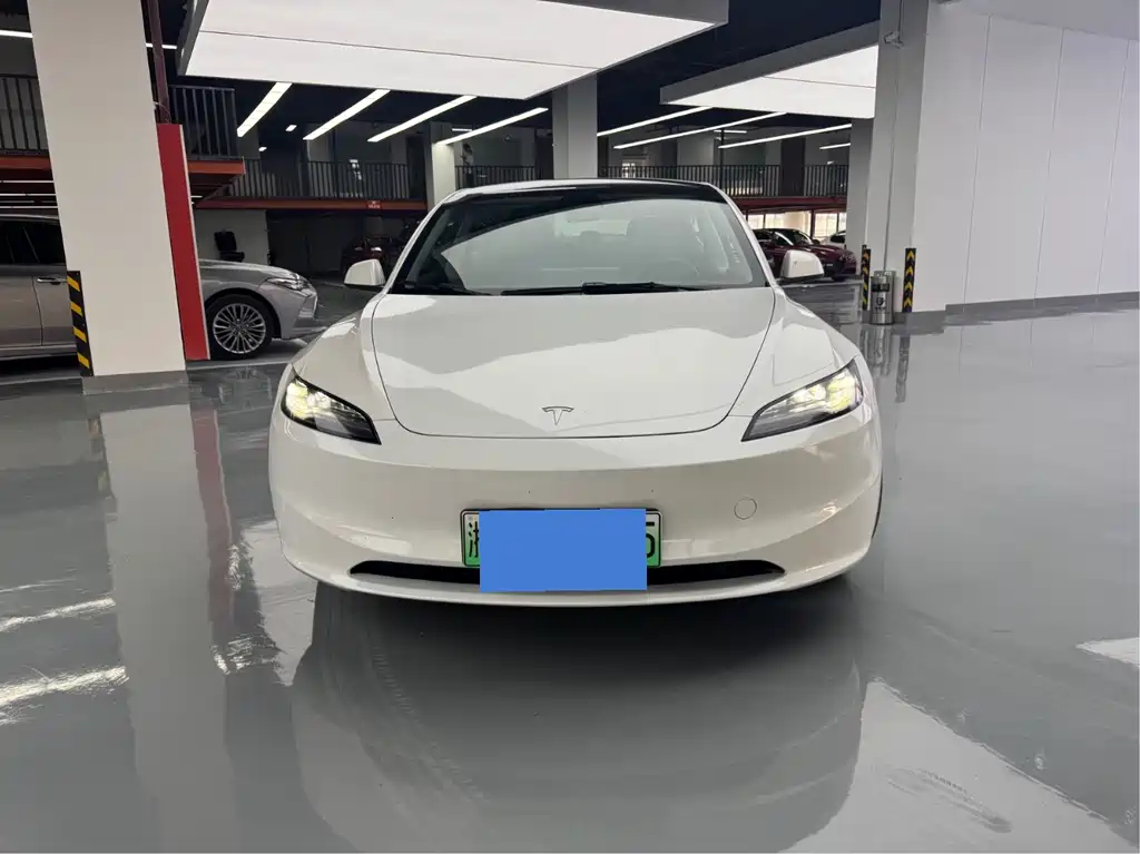 Tesla Model 3 2024