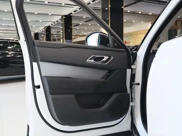 Land Rover Range Rover Velar 2024