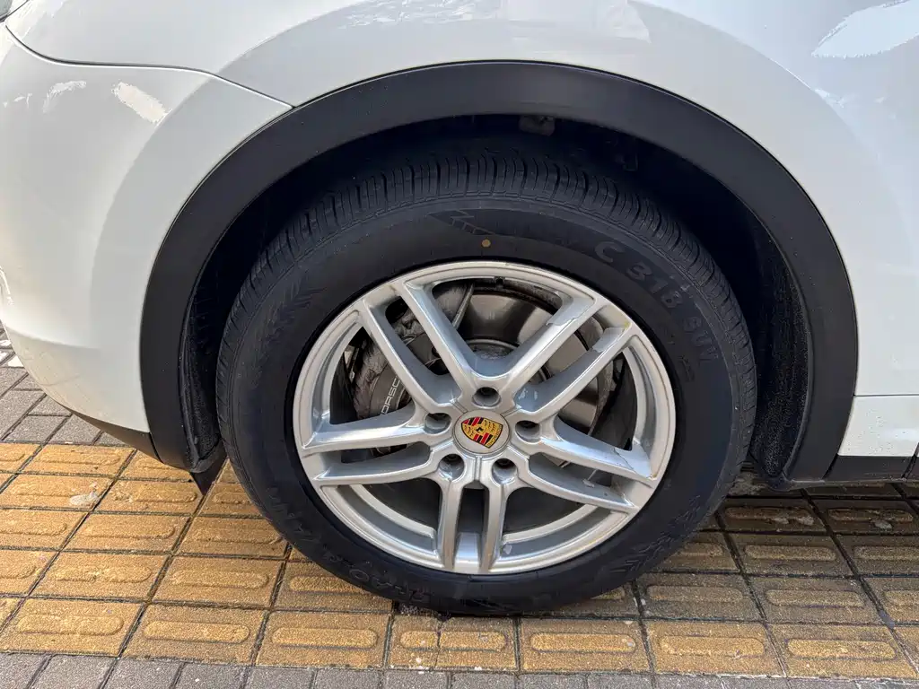 Porsche Cayenne 2015 — фото 10