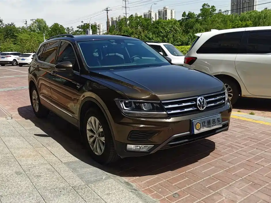 Volkswagen Tiguan L 2017 — фото 3