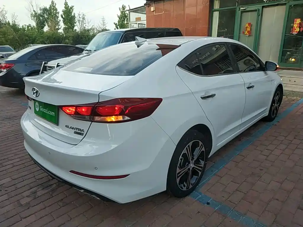 Hyundai Elantra 2018