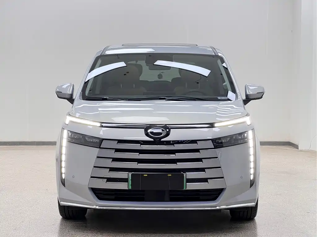 GAC Motor E8 PHEV 2024 — фото 2