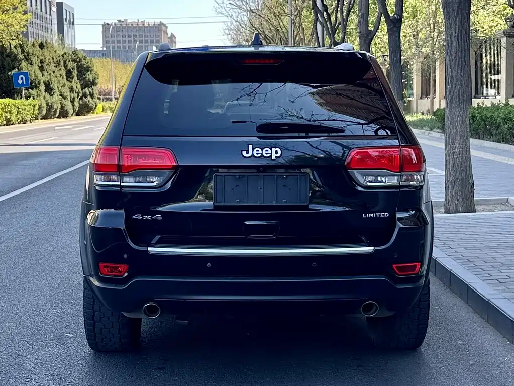 Jeep Grand Cherokee 2014 — фото 4