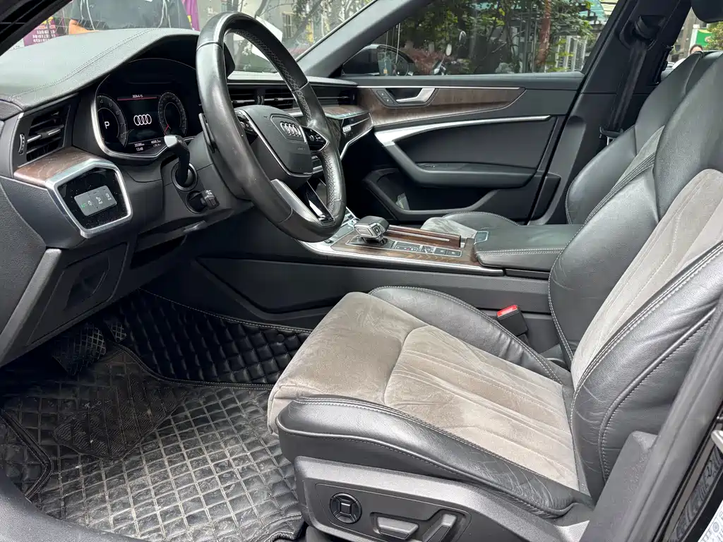 Audi A6L 2022
