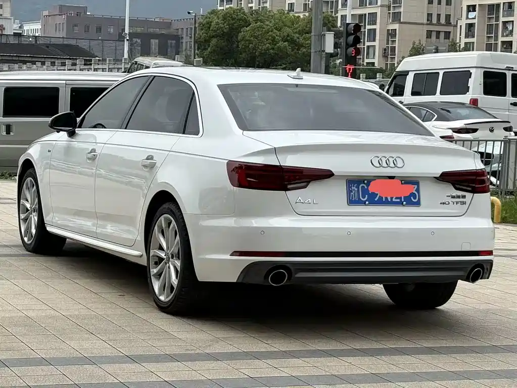 Audi A4L 2018 — фото 9