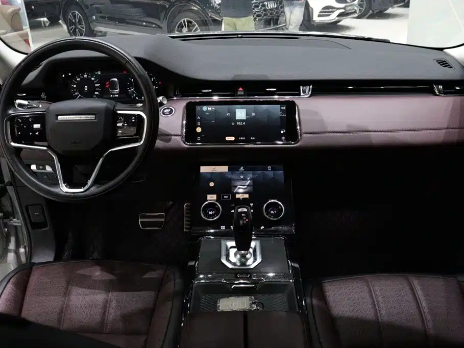 Land Rover Range Rover Evoque 2022 — фото 9
