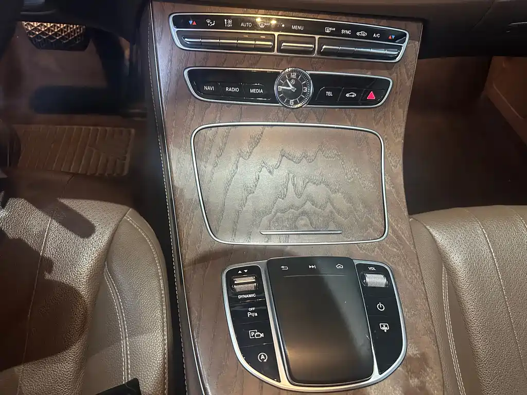 Mercedes-Benz E-Class 2020 — фото 14